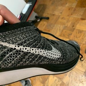 nike flyknit oreo size 13